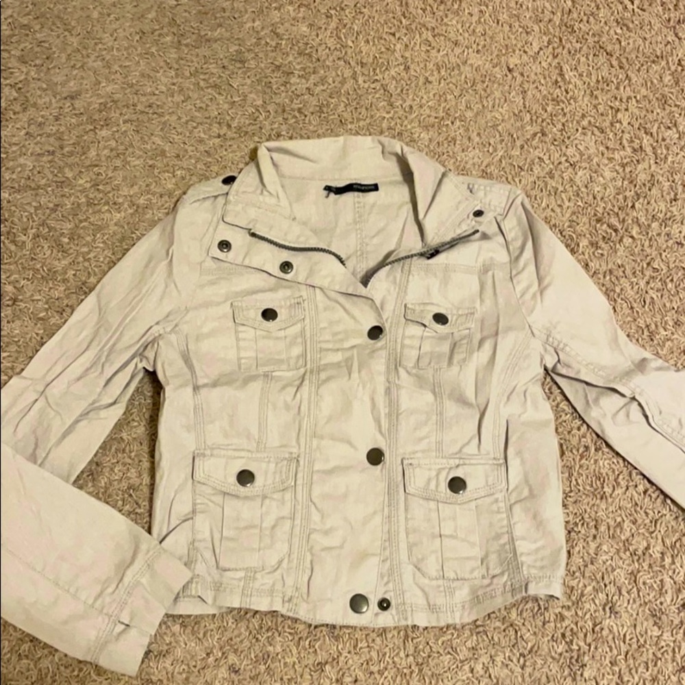 Lightweight spring jacket